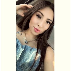 Meet your Posher, Roxana